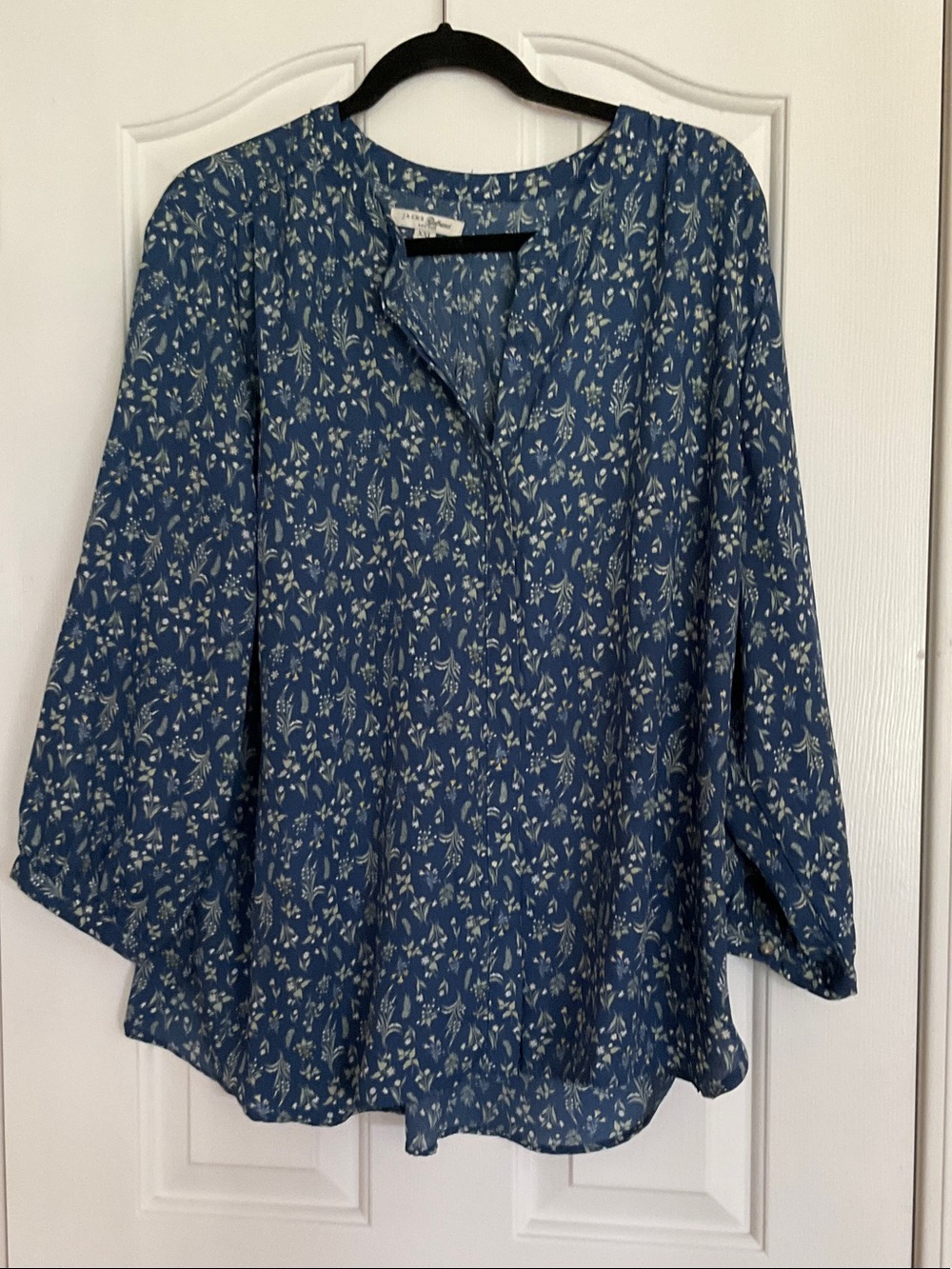 JACHS Girlfriend Blue Floral Split-Neck Blouse